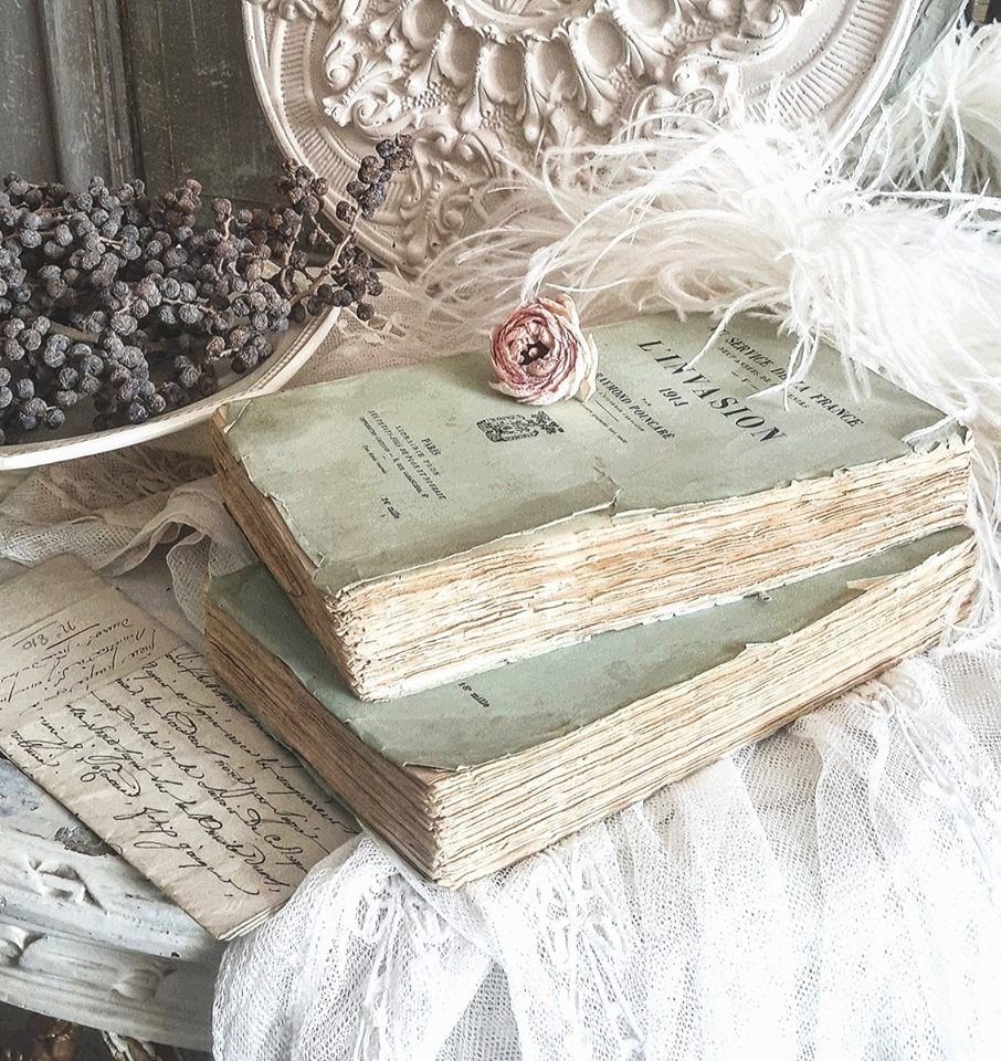 Книжковий клуб у Європі обговорює любовні романи, українські книги з доставкою Європою, сучасна проза, книги для жінок, топ книги про кохання без спойлерів.
